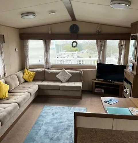 Lovely 3 Bedroom Caravan To Rent At Hoburne Devon Bay